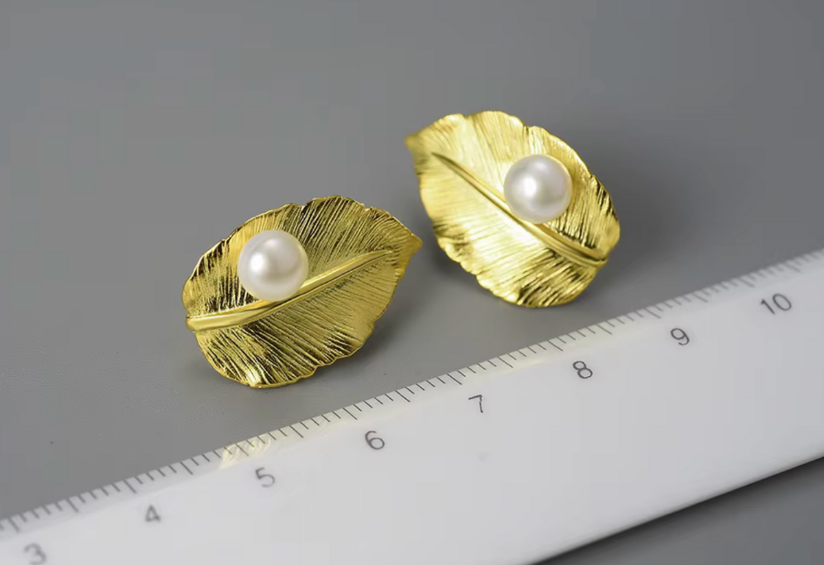 🍃✨ Pendientes de Hoja con Perla en Plata de Ley bañado en Oro ✨🌿